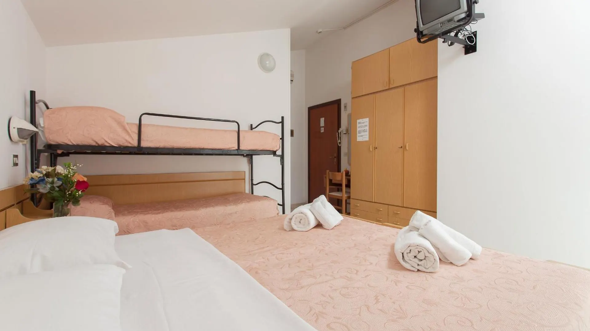 Hotel Luca Valverde  2*, Valverde (Emilia-Romagna) Italia